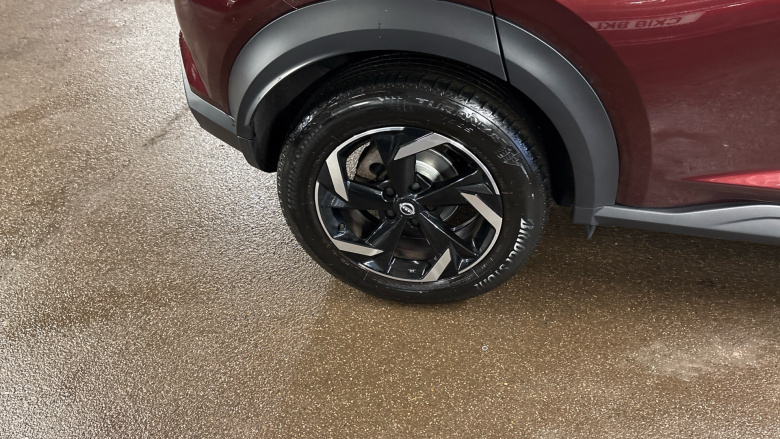 Nissan Juke 1.0 DiG-T 114 N-Connecta 5dr Petrol Hatchback